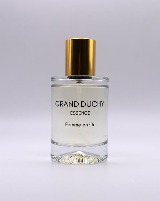 Femme en Or